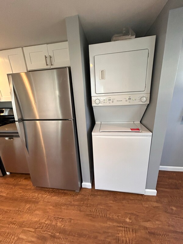 Building Photo - 240 Riverview Ave