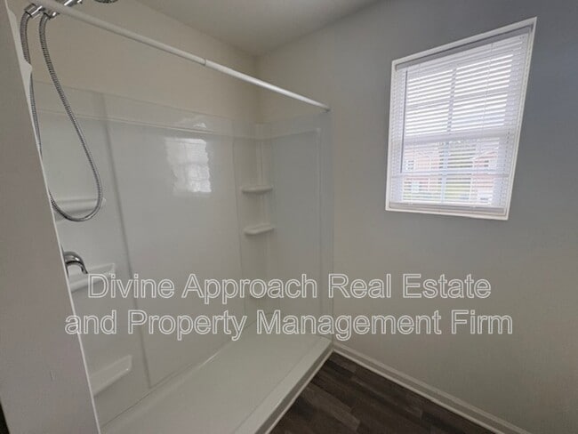 Building Photo - 1609 U W Clemon Dr