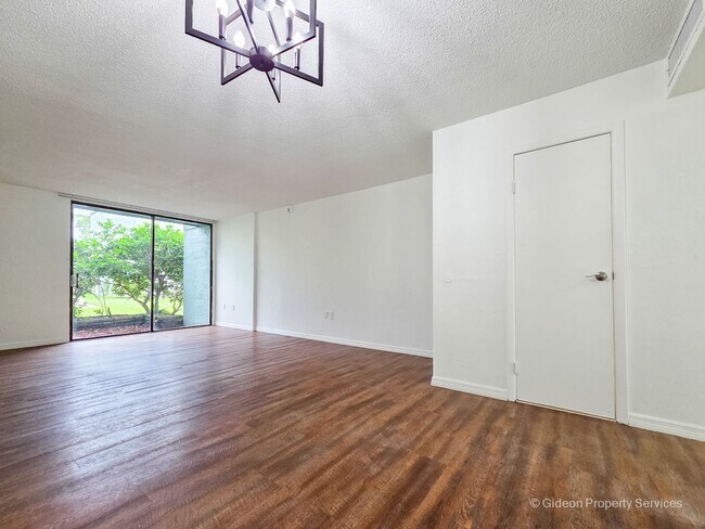 Building Photo - 711 SW 75th St