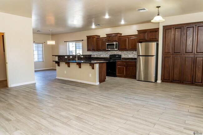 Building Photo - 2549 S 42nd Ave