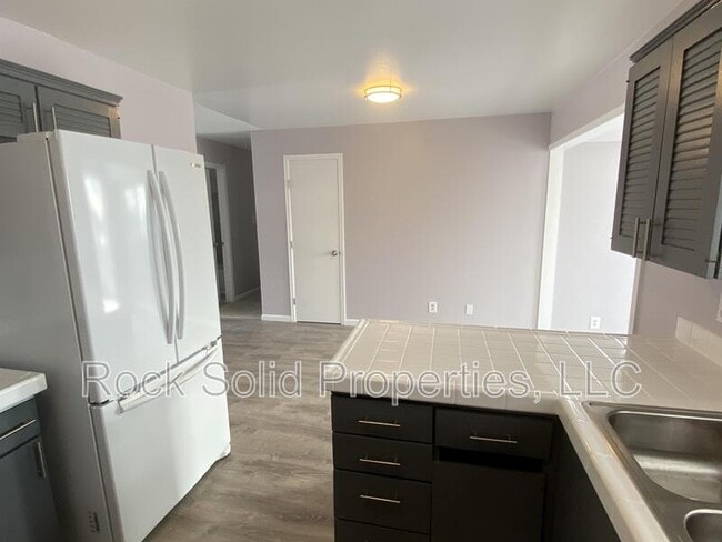 Building Photo - 4703 E 17th St