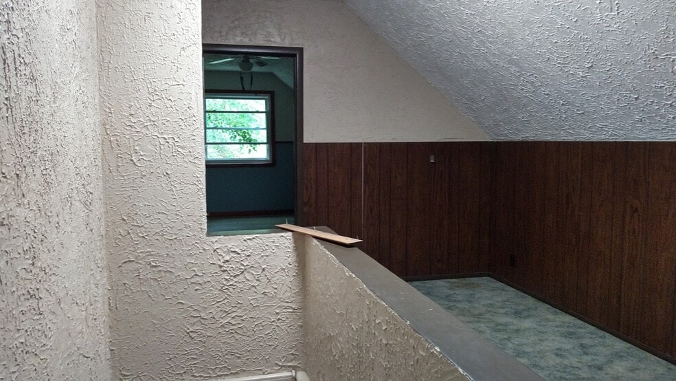 Up stairs hallway - 1537 Linden St