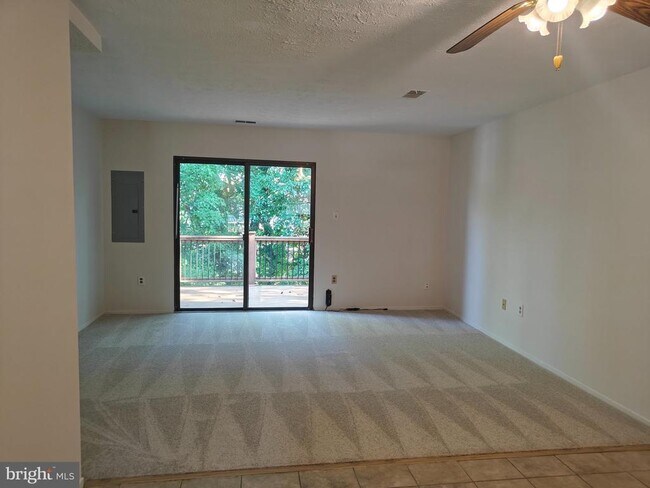 Building Photo - 15245 Coachman Terrace