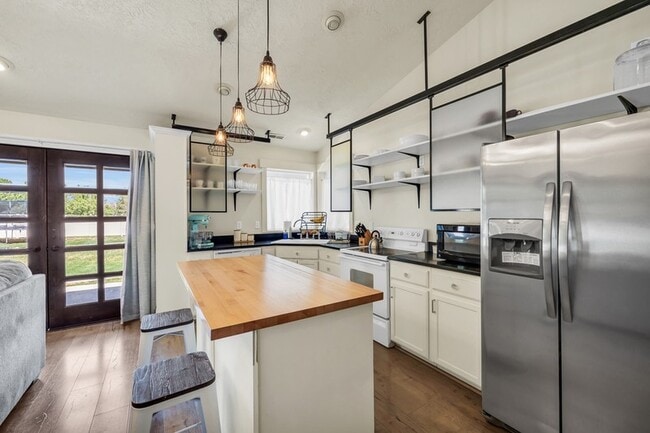 Building Photo - 13944 S White Tail Cv