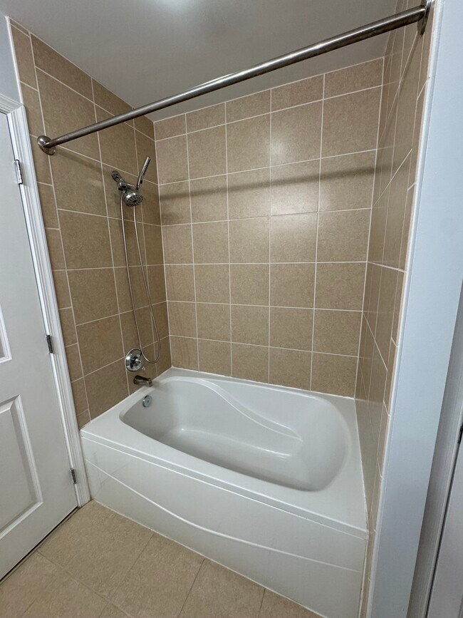 Building Photo - 155 Potomac Passage