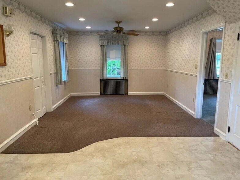 Building Photo - 3409 Division Hwy