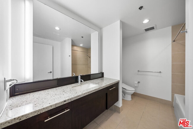 Building Photo - 1111 S Grand Ave