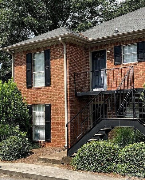 Building Photo - 1055 Baxter St