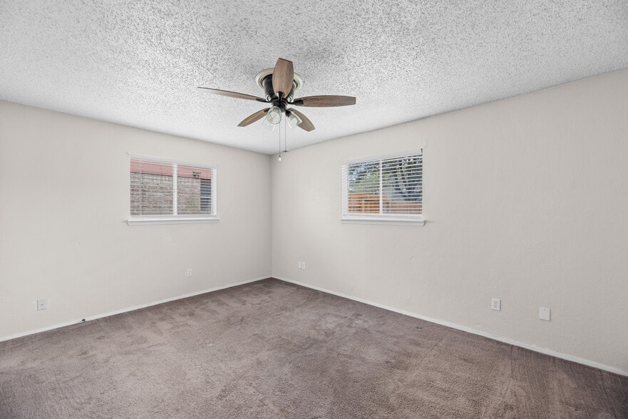 Building Photo - 4014 Richwood Cir