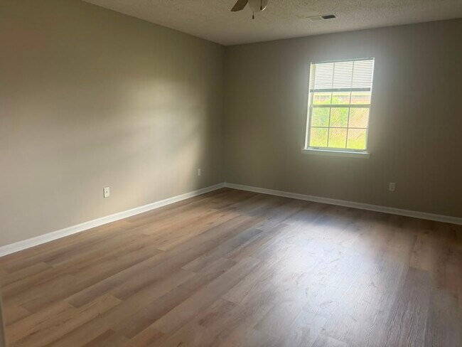 Building Photo - 727 Timber Ridge Trail