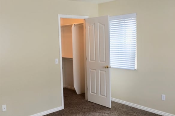 Building Photo - 540 E 450 N