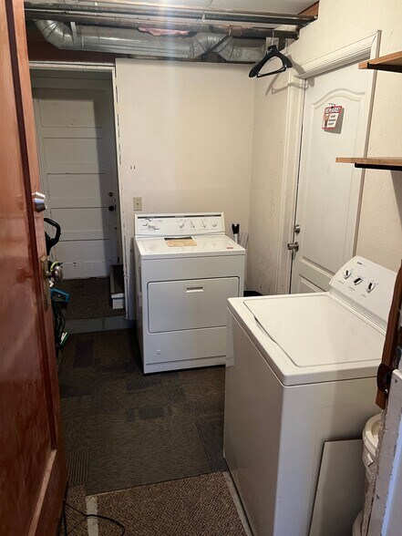 Building Photo - 1512 E Kiowa St