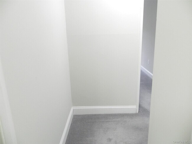 Building Photo - 1 Consulate Dr