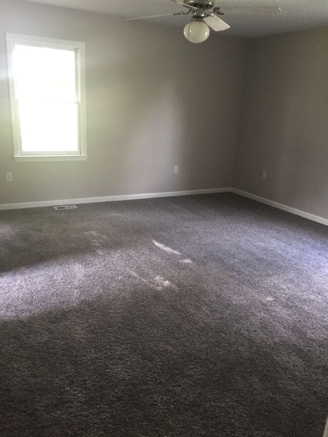 Building Photo - 3 Bedroom 2 bath - Gold Hill, NC Area