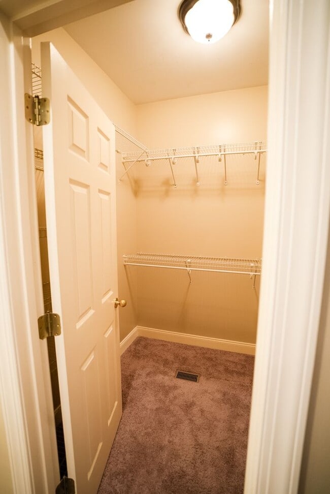 Building Photo - 415 Emily Circle