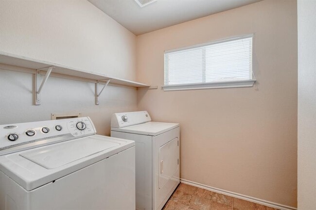 Building Photo - 7412 Cayenne Ln