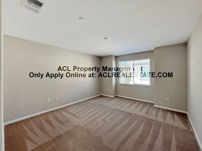 Building Photo - Spacious 5 Bedroom Brentwood Home With Solar Tesla Powerwall And Prime Walkable Location