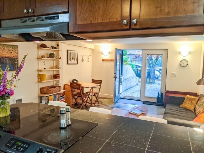 Building Photo - Furnished NW Alphabet district ground leve...