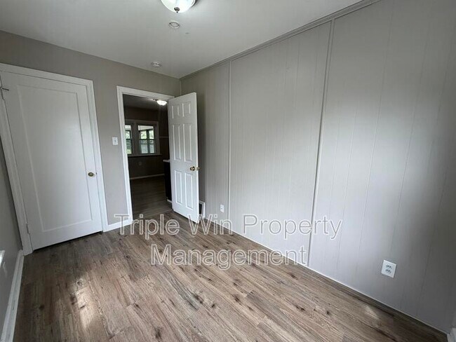 Building Photo - 1145 Patterson Rd