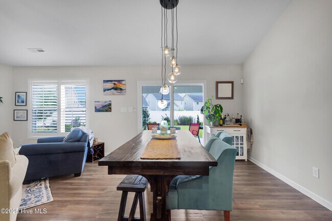 Building Photo - 429 Palisades Way