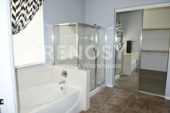 Building Photo - 4 BD + Office, 2.5 BA. 3-Car Garage w/ Pool in Litchfield Park!