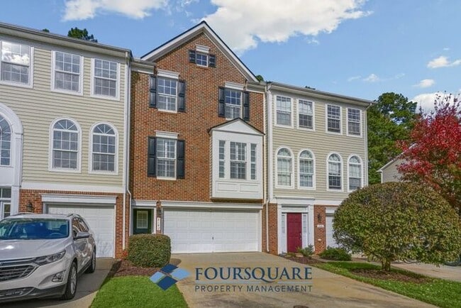 Building Photo - Lakefront Townhome with 1st Floor Bedroom, Fireplace & 2-Car Garage – In Raleigh