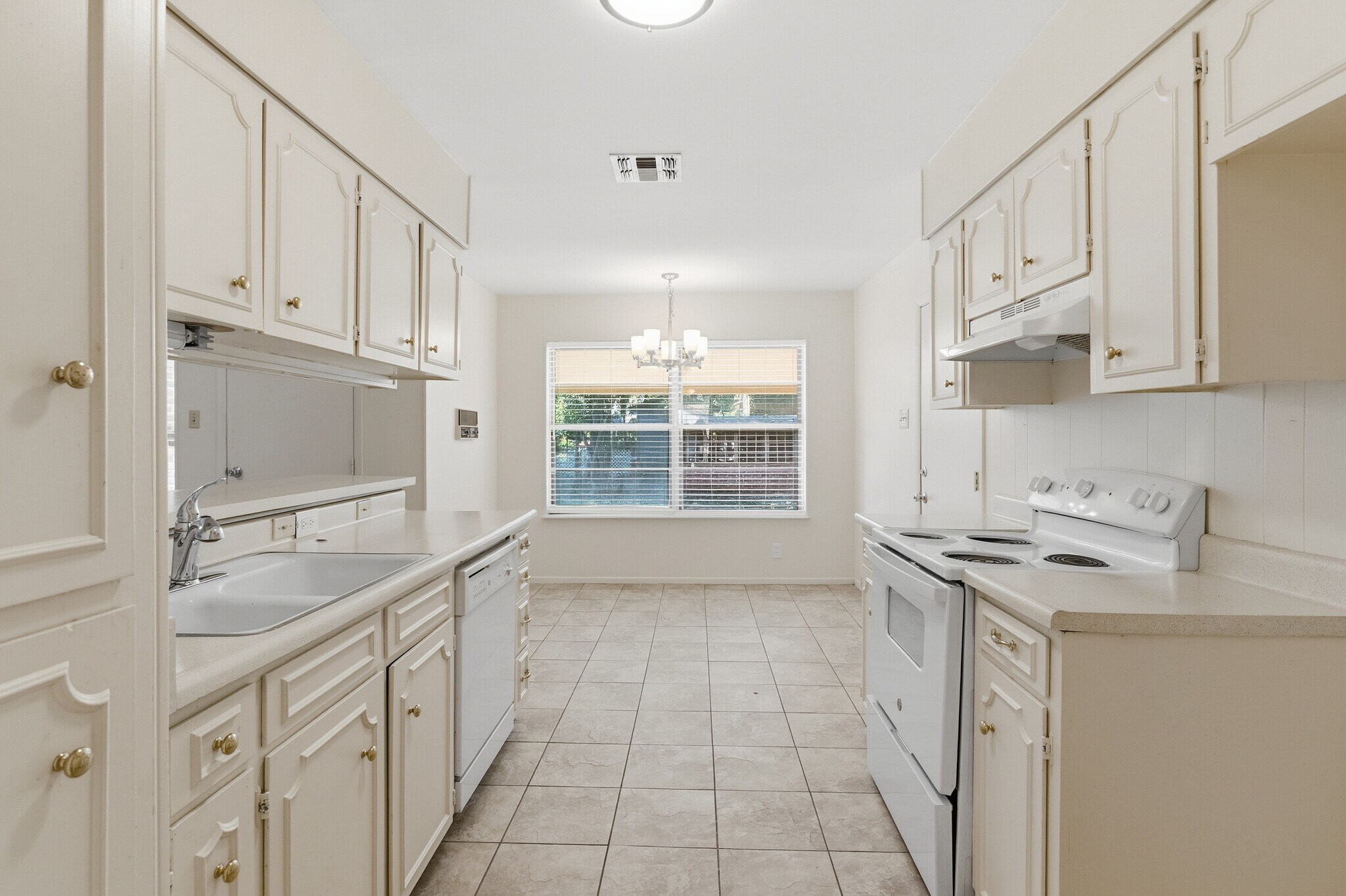 Building Photo - 5922 Moon Dance St