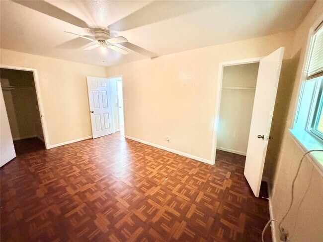 Building Photo - 6257 Manor Rd