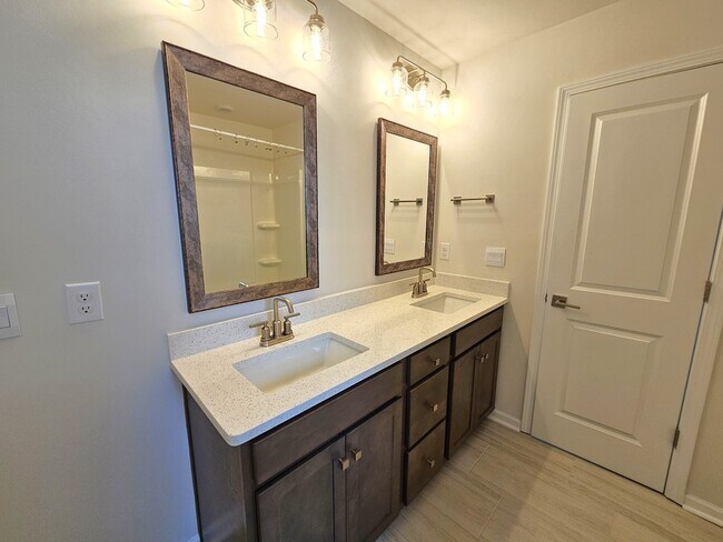 Building Photo - 5451 Cherwell Ave