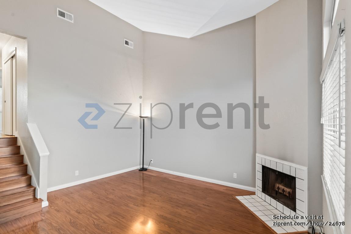 Building Photo - 374 Coyote Creek Cir