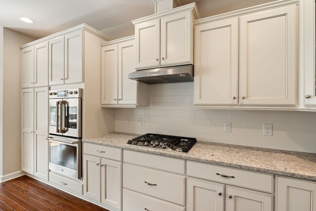 Building Photo - Gorgeous Home in Durham!