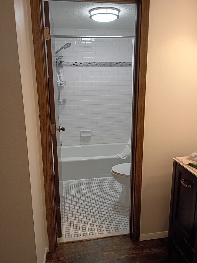 Building Photo - 806 Old Settlers Trail