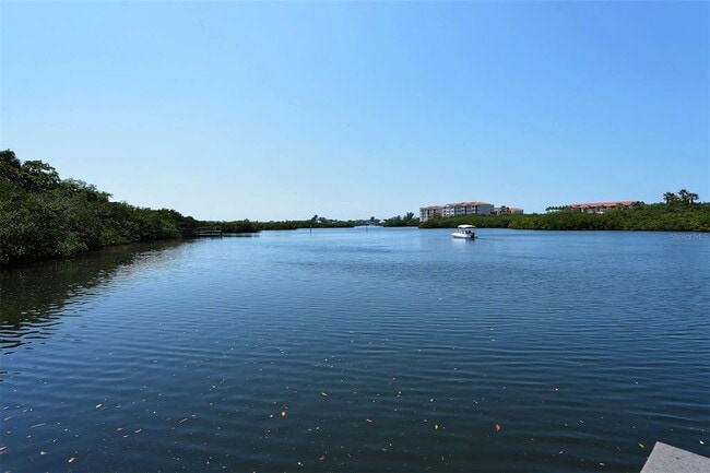 Building Photo - 2657 Riverbluff Pkwy