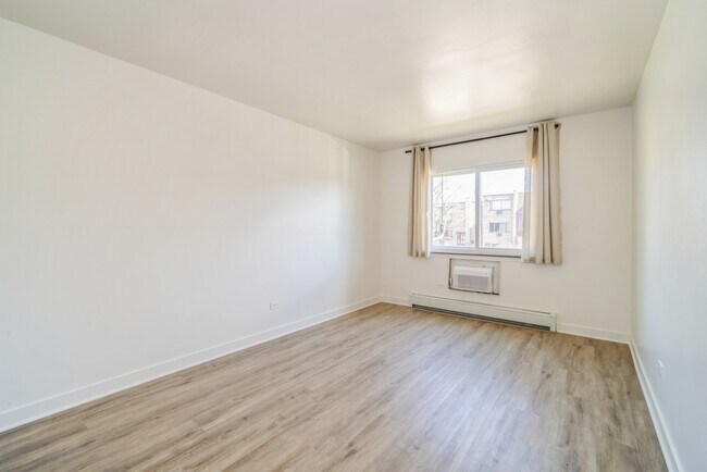 Building Photo - 404 Inland Dr