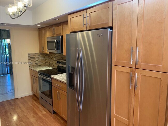 Building Photo - 305 Bonnie Brae Way