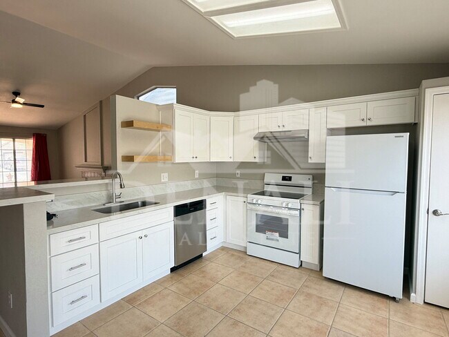 Building Photo - 490 E Bart Dr