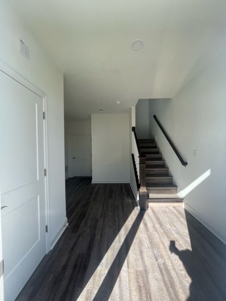 Building Photo - 247 Jessica Lyn Ave
