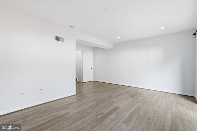 Building Photo - 9178 Laurelwood Ct