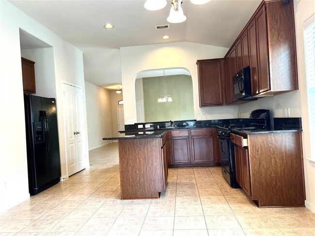 Building Photo - 24214 Courtland Oaks St