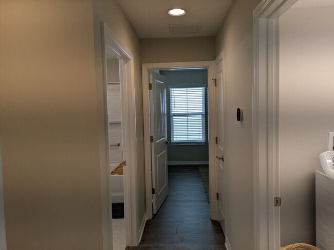 Building Photo - 1750 Debellis Ln