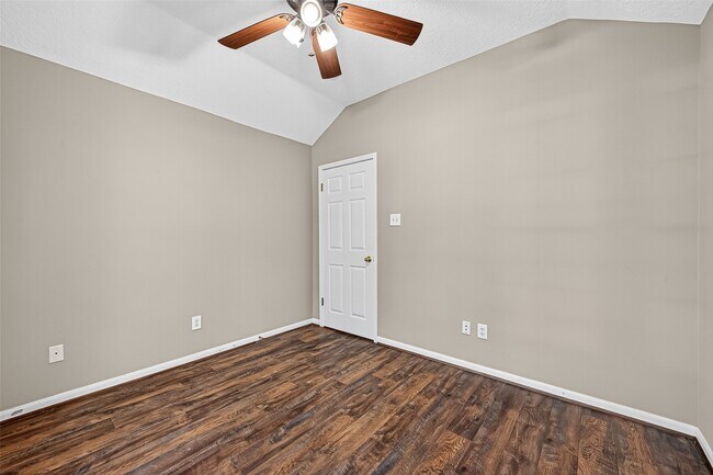 Building Photo - 2143 Mossy Trail Dr