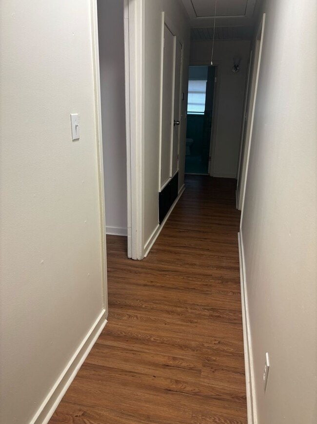 Building Photo - Great 4 bed 2 bath home located in Canton