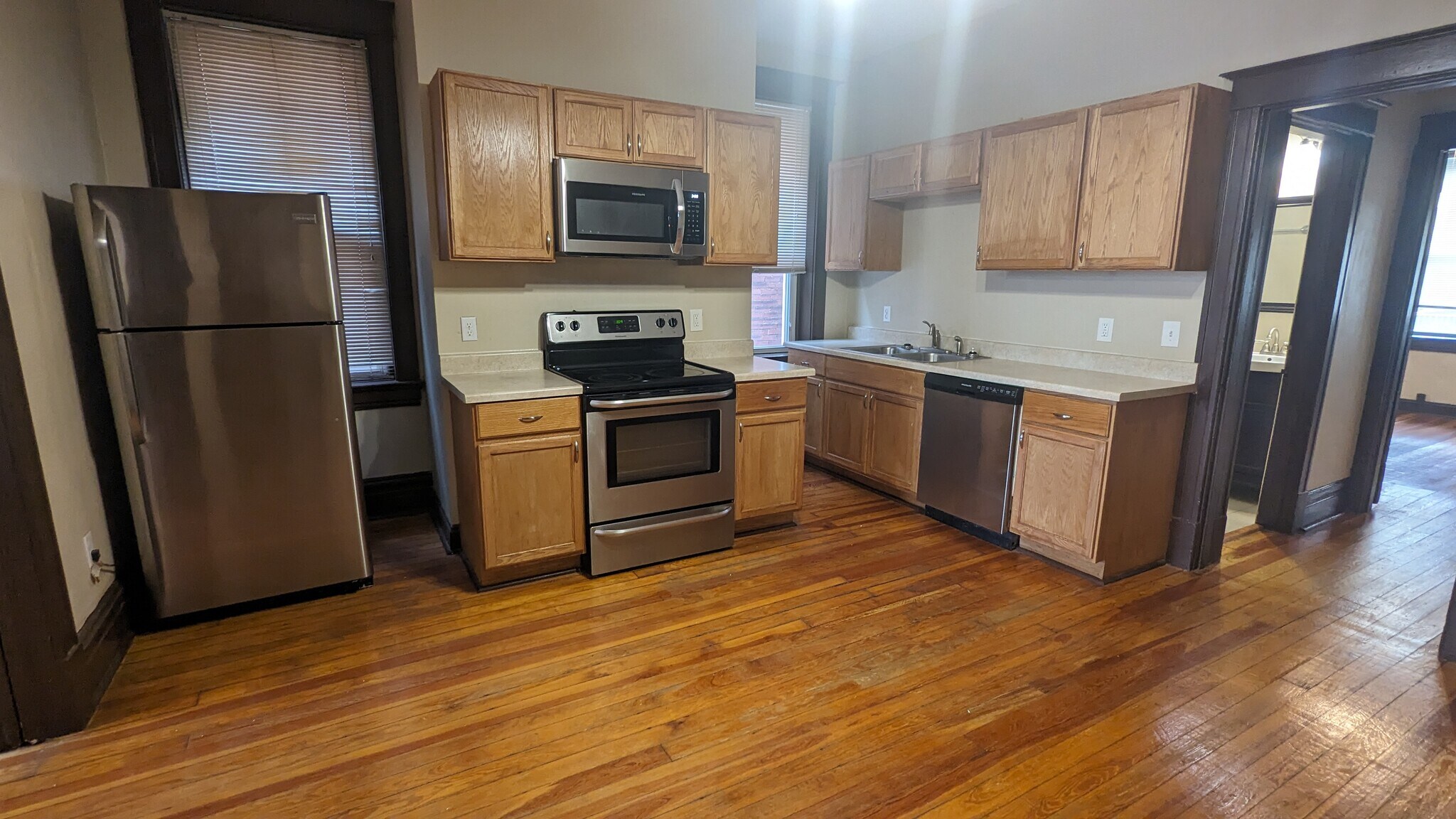 Building Photo - 2203 Jules St