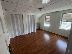 Building Photo - 18 Pleasant St