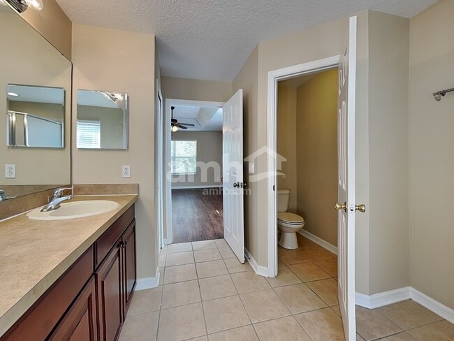 Building Photo - 2065 Home Again Rd