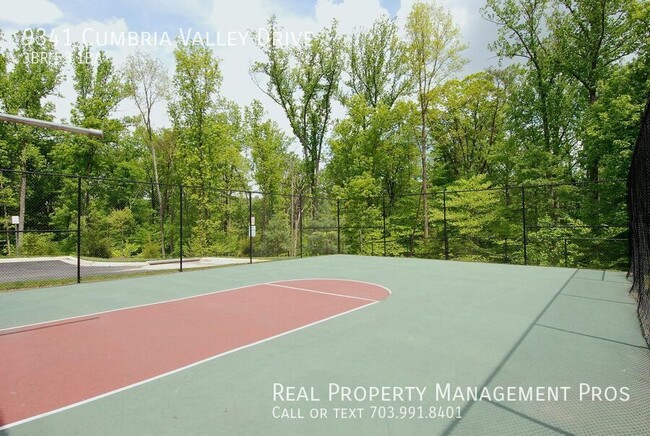Building Photo - 9341 Cumbria Valley Dr