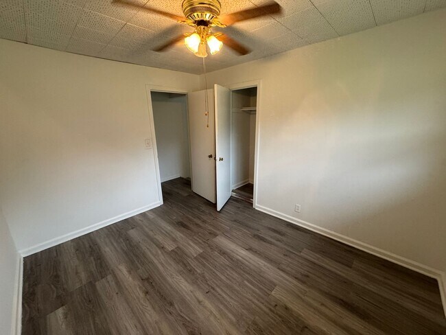 Building Photo - 1700 Winston Dr