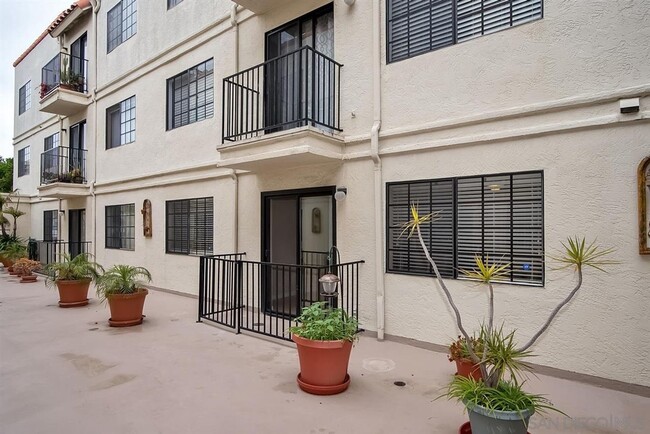 Building Photo - Remodeled Condo in the Heart of North Park