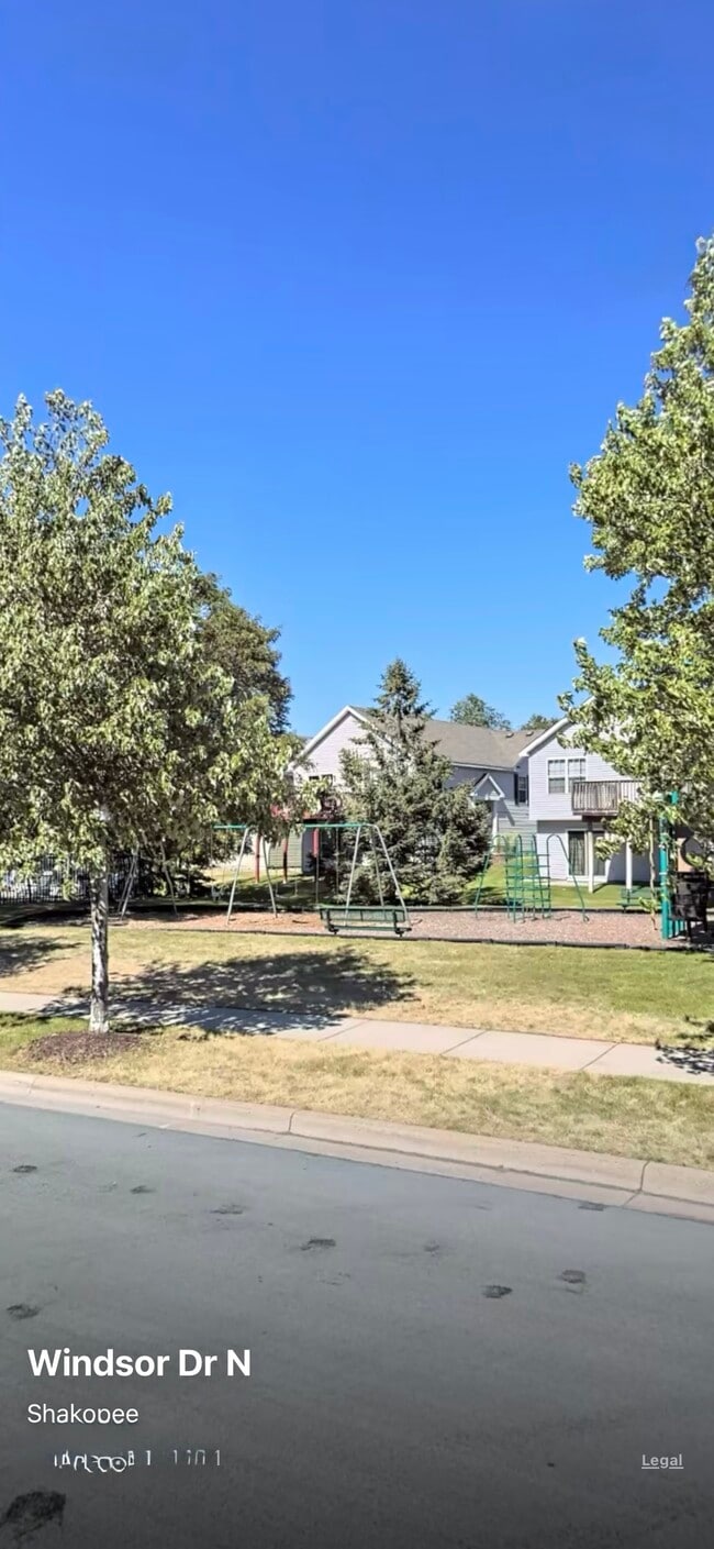 Building Photo - 7354 Windsor Dr N