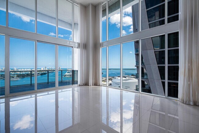 Building Photo - 1040 Biscayne Blvd